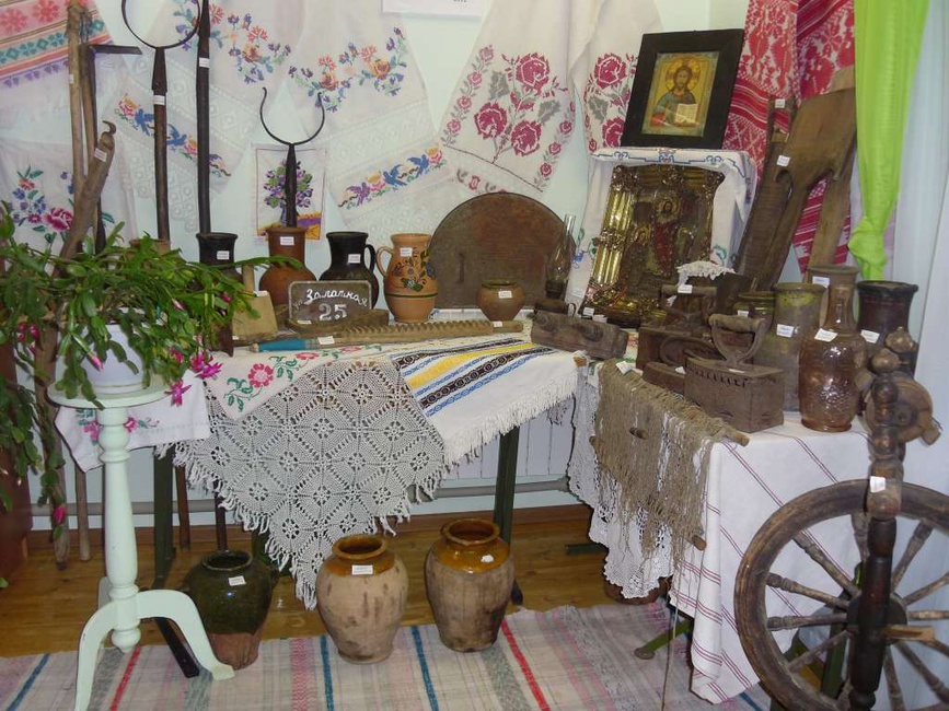 ФОЛЬКЛОРНАЯ КОМНАТА